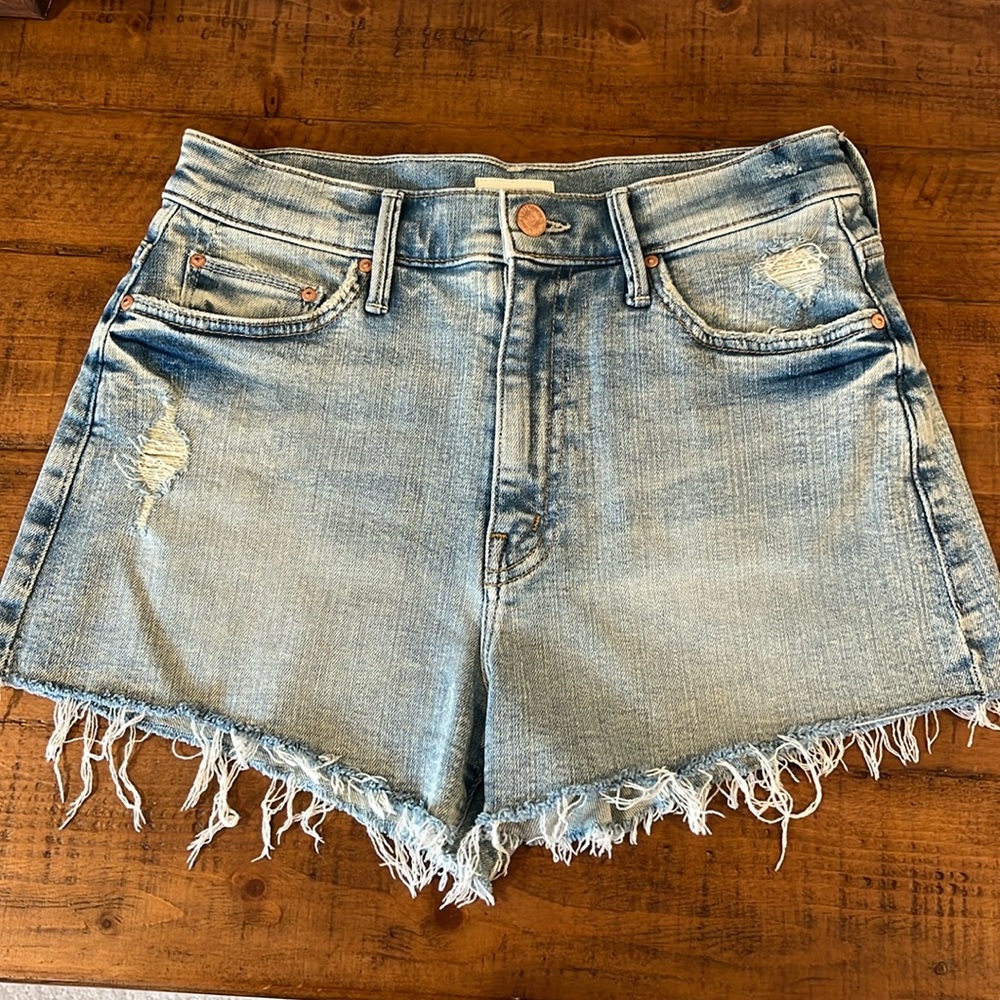 NWOT! MOTHER DENIM - The Easy Does It Short, wash Rolling In The Bushes